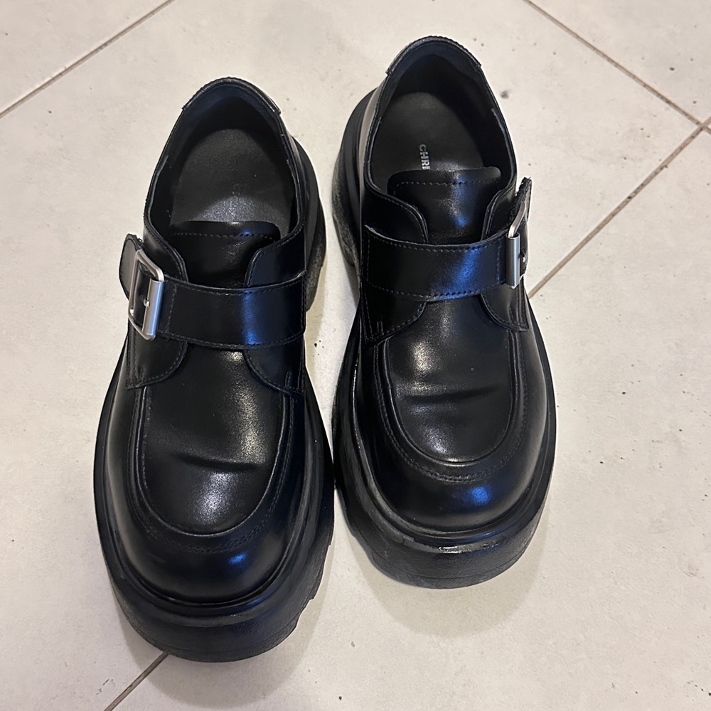 Shoes - Picture 2 of 3